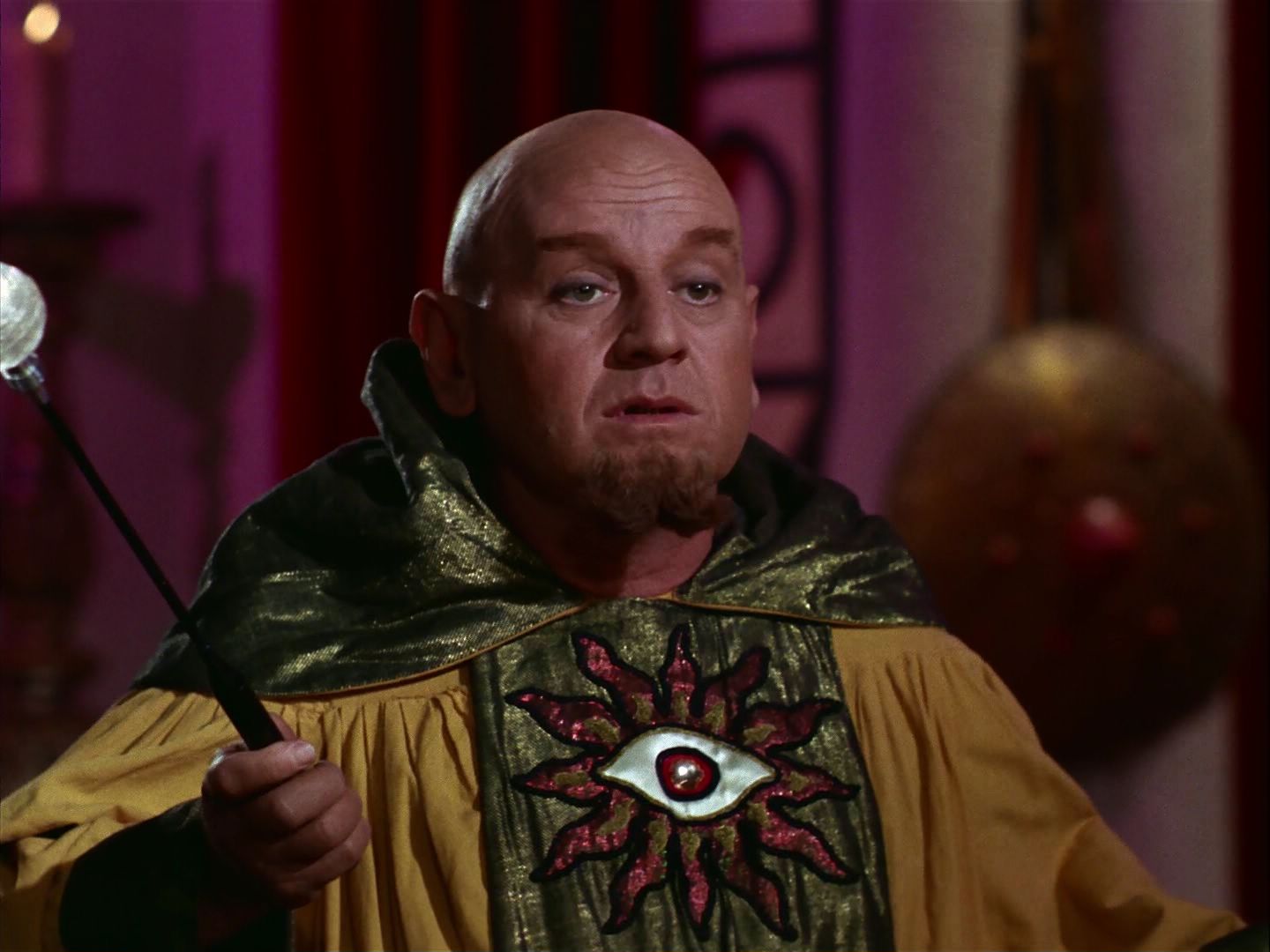 ariane179254_StarTrek_2x07_Catspaw_1414.jpg
