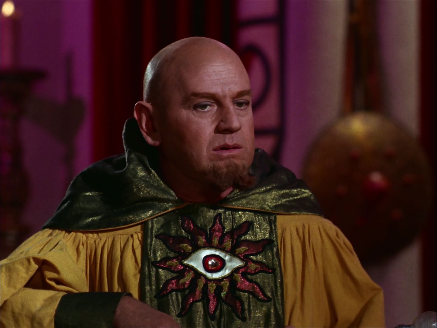 ariane179254_StarTrek_2x07_Catspaw_1471.jpg