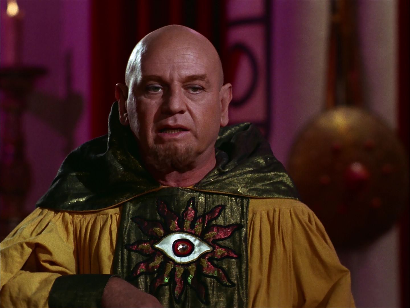 ariane179254_StarTrek_2x07_Catspaw_1472.jpg