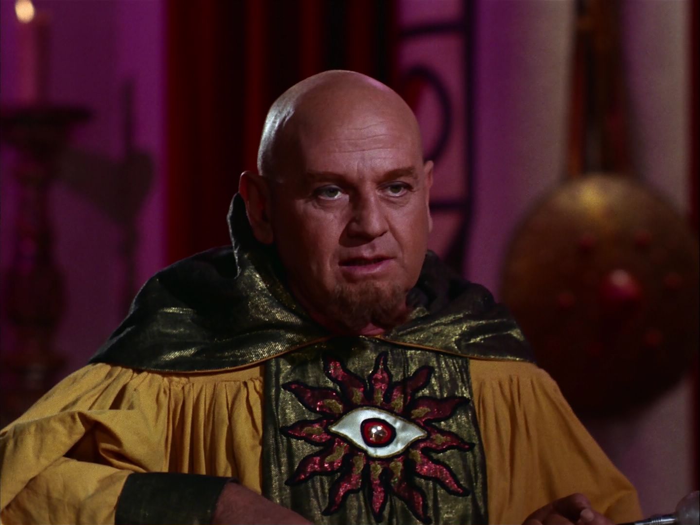 ariane179254_StarTrek_2x07_Catspaw_1499.jpg