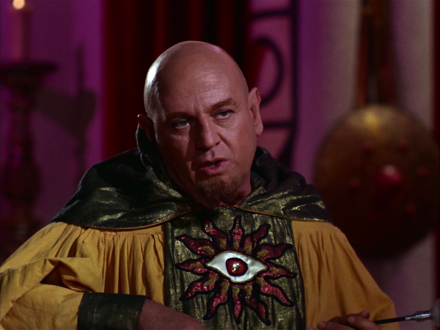 ariane179254_StarTrek_2x07_Catspaw_1505.jpg