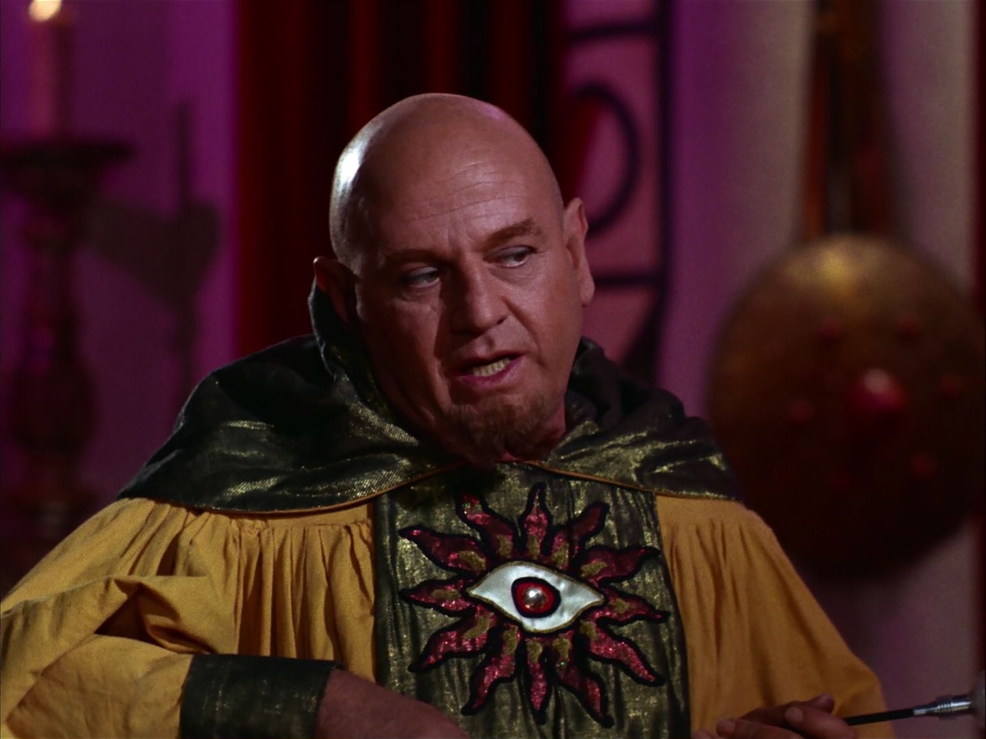 ariane179254_StarTrek_2x07_Catspaw_1506.jpg