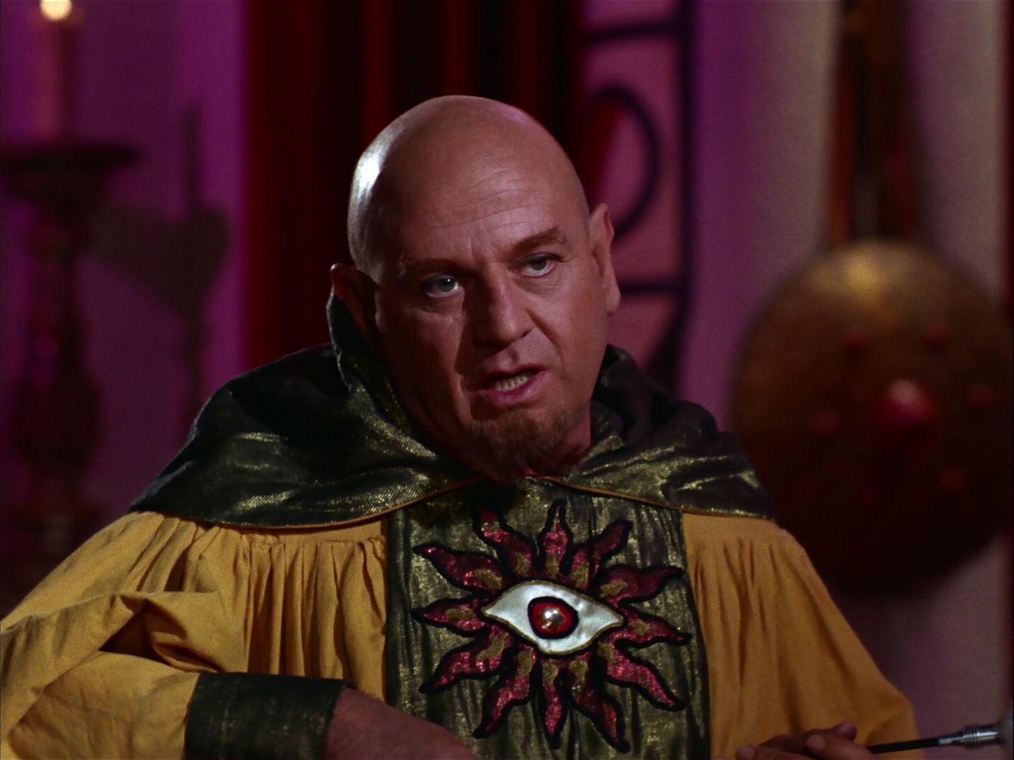ariane179254_StarTrek_2x07_Catspaw_1508.jpg