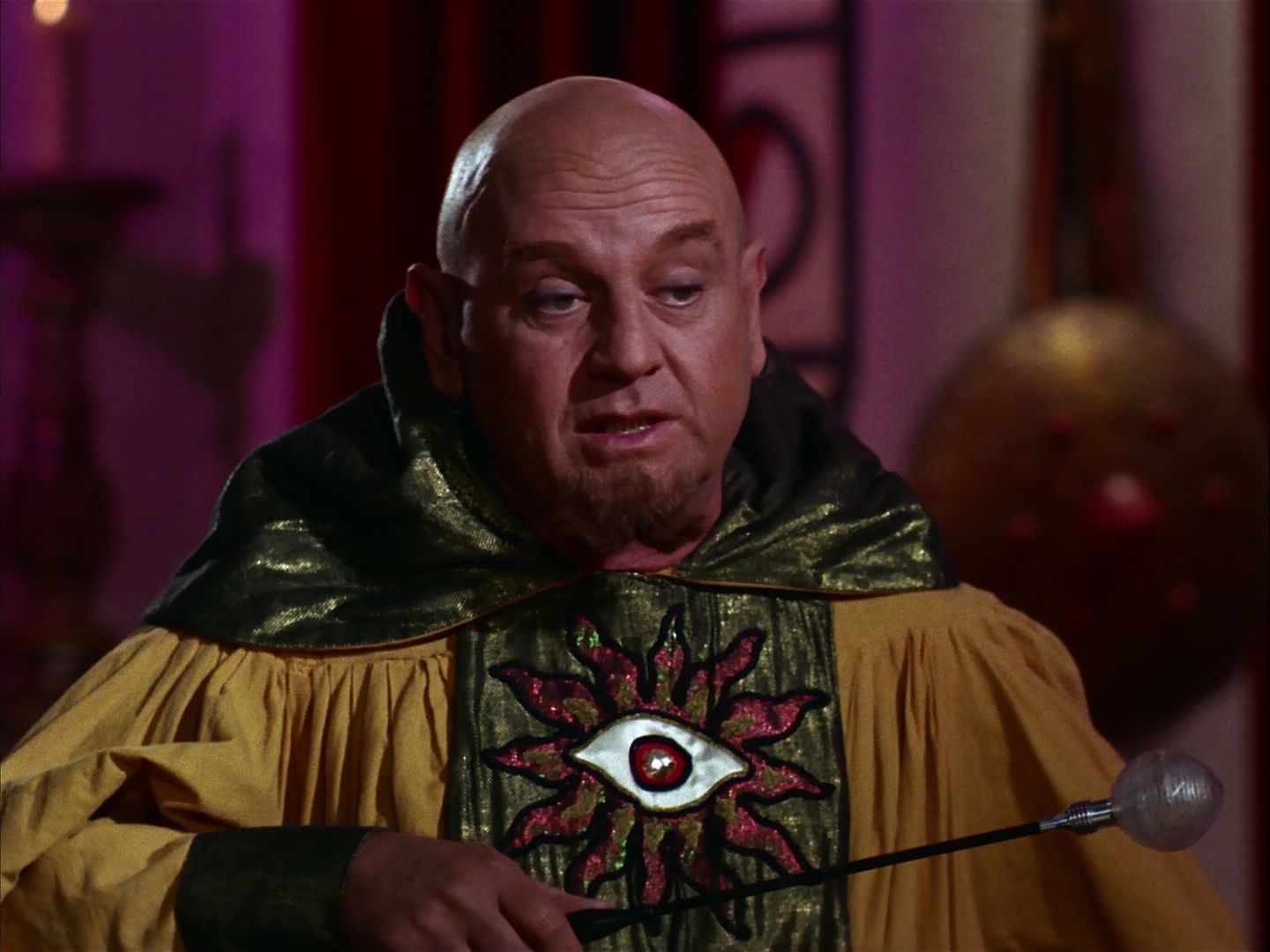 ariane179254_StarTrek_2x07_Catspaw_1518.jpg