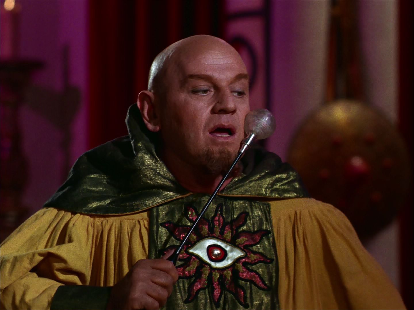 ariane179254_StarTrek_2x07_Catspaw_1525.jpg