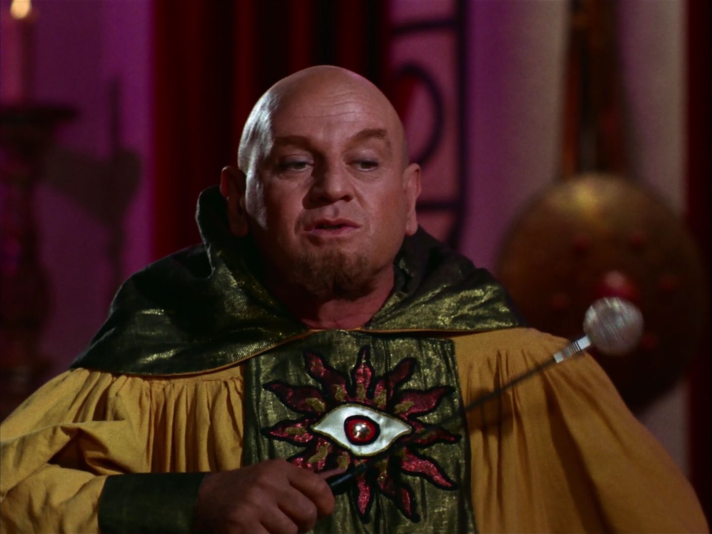 ariane179254_StarTrek_2x07_Catspaw_1527.jpg