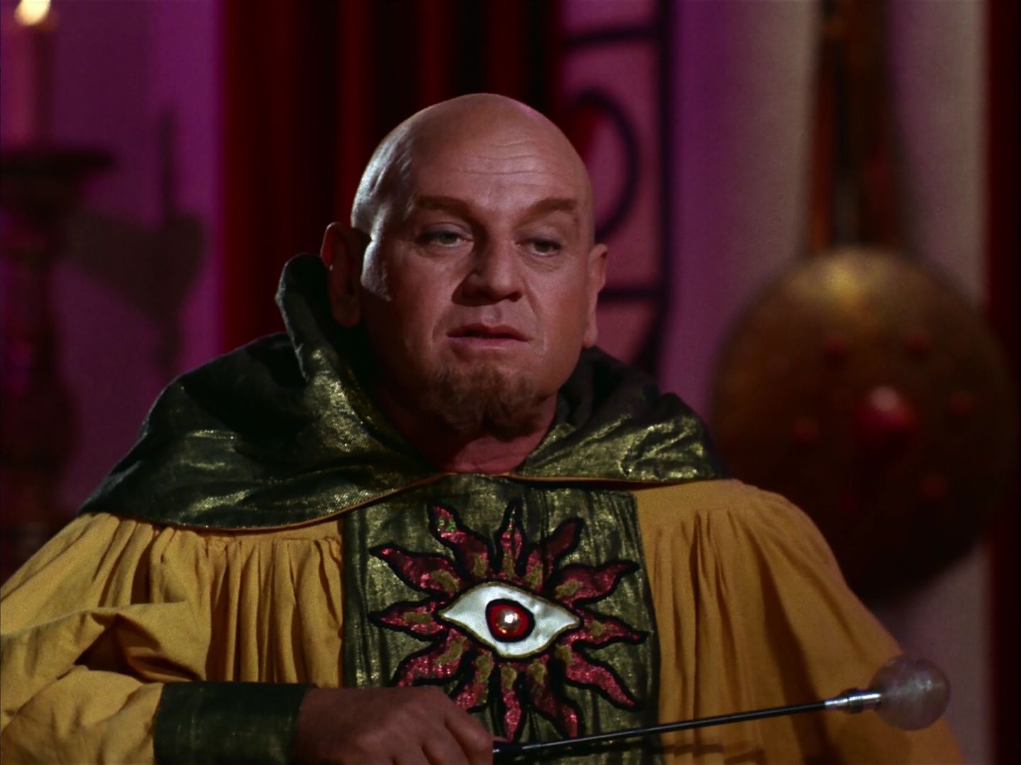ariane179254_StarTrek_2x07_Catspaw_1528.jpg