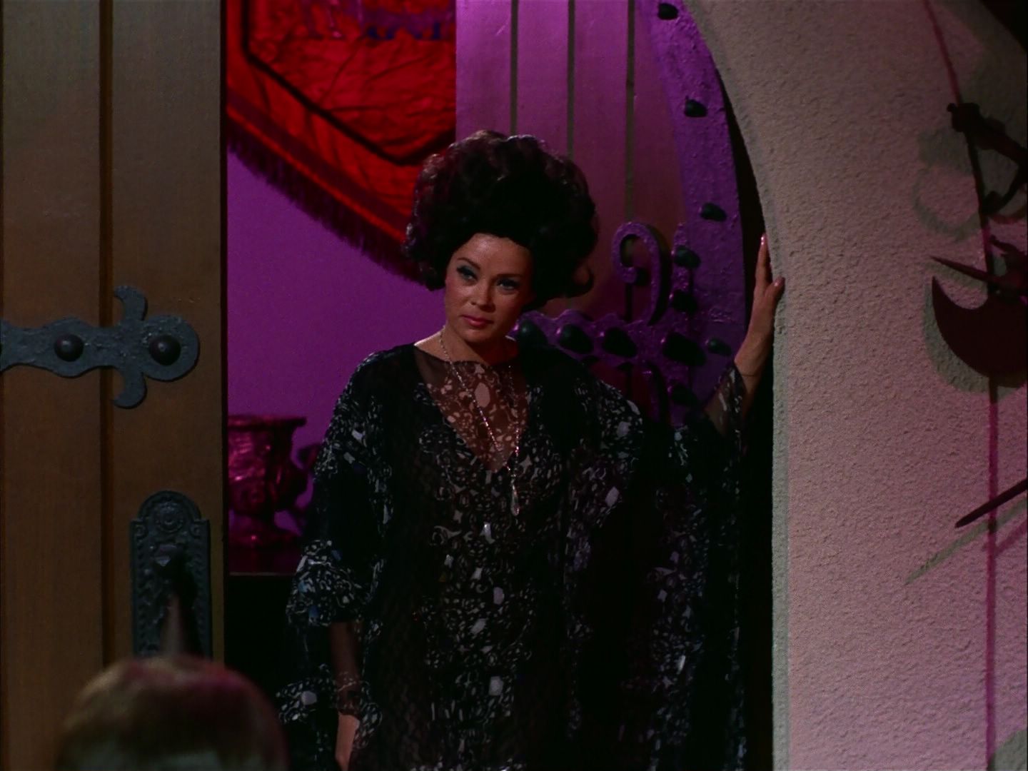 ariane179254_StarTrek_2x07_Catspaw_1563.jpg