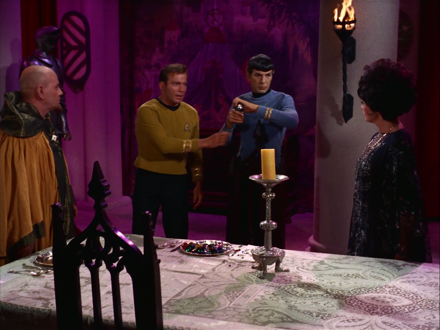 ariane179254_StarTrek_2x07_Catspaw_1640.jpg