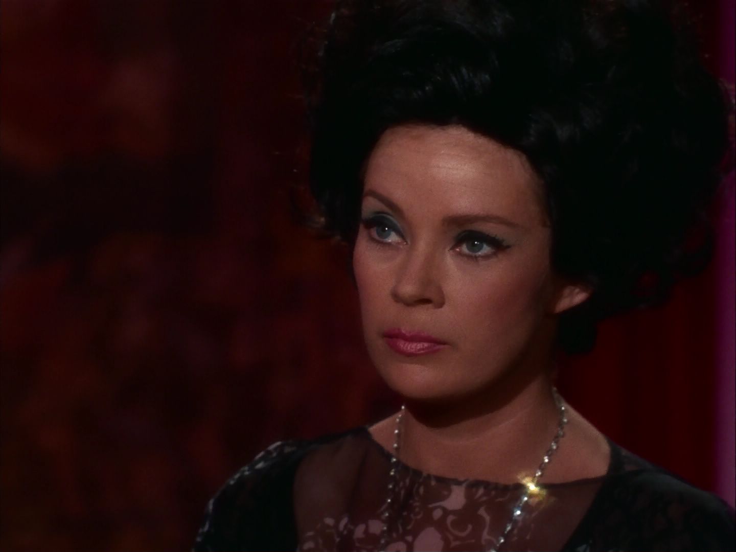 ariane179254_StarTrek_2x07_Catspaw_1647.jpg