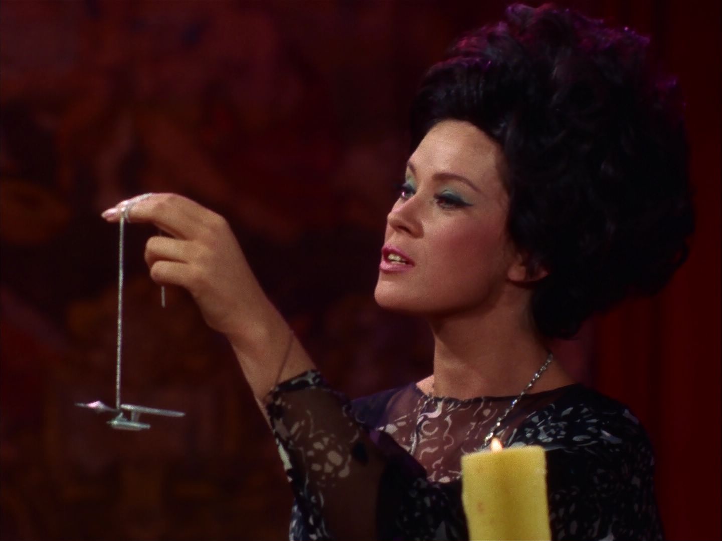 ariane179254_StarTrek_2x07_Catspaw_1676.jpg