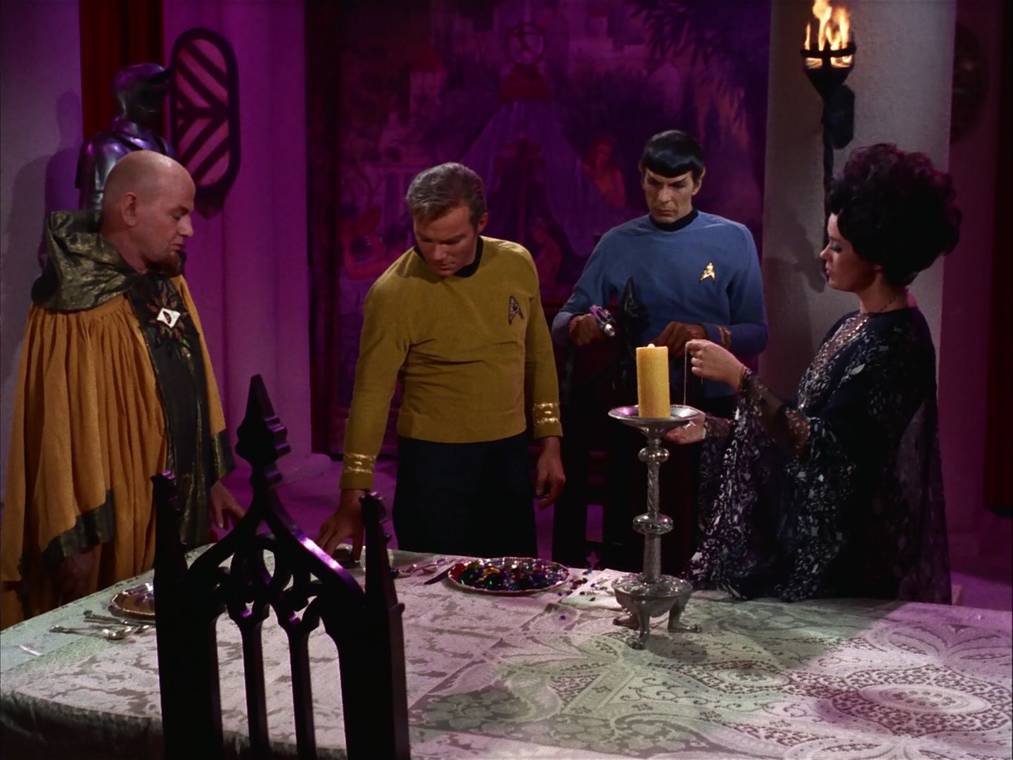 ariane179254_StarTrek_2x07_Catspaw_1711.jpg