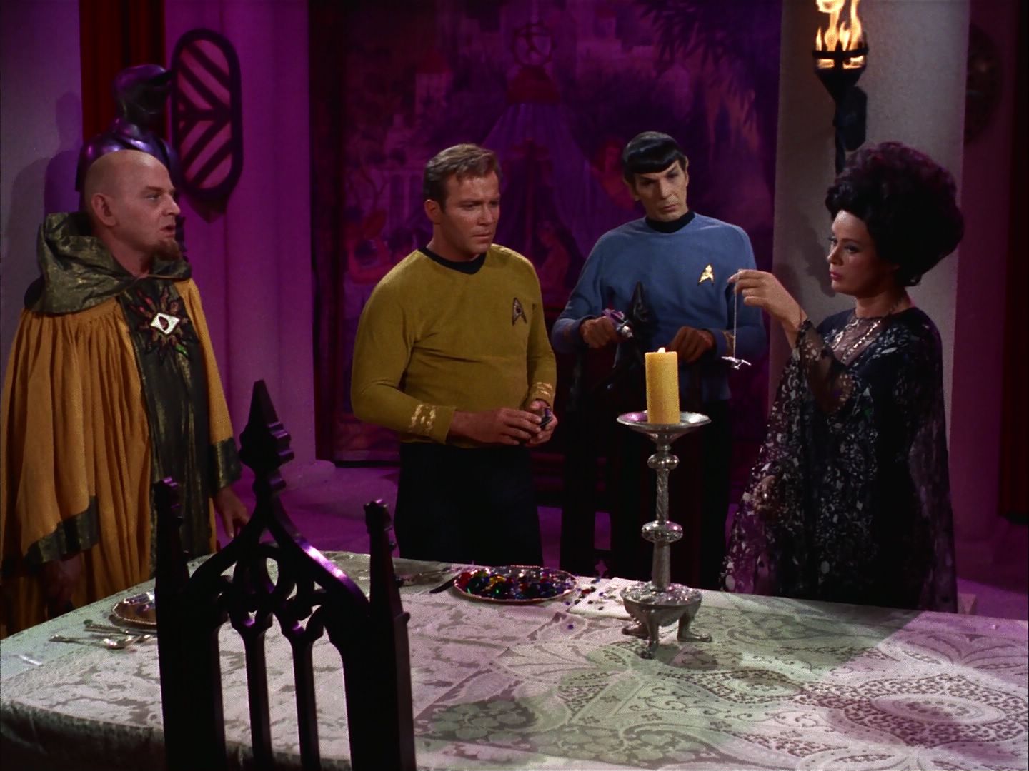 ariane179254_StarTrek_2x07_Catspaw_1717.jpg