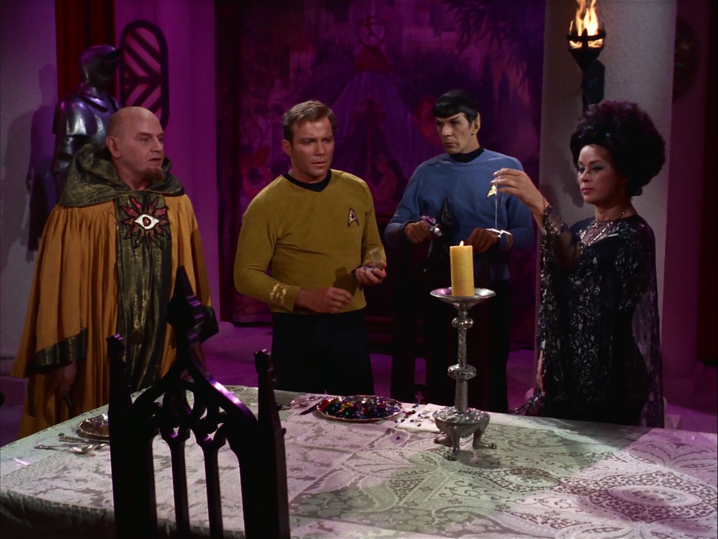 ariane179254_StarTrek_2x07_Catspaw_1720.jpg