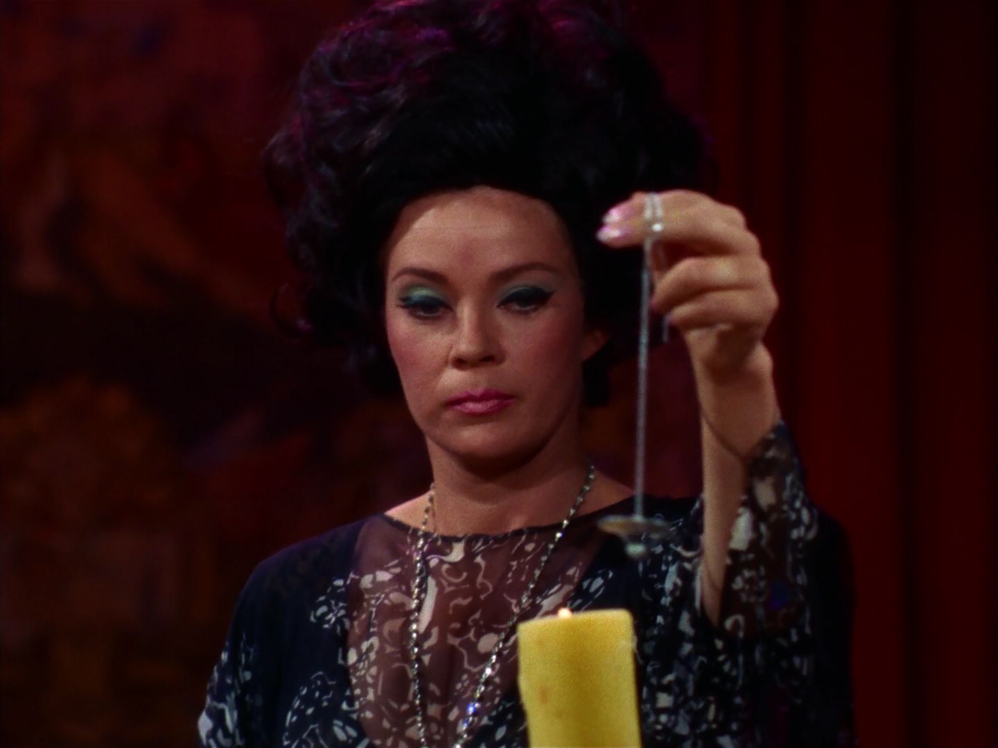 ariane179254_StarTrek_2x07_Catspaw_1722.jpg