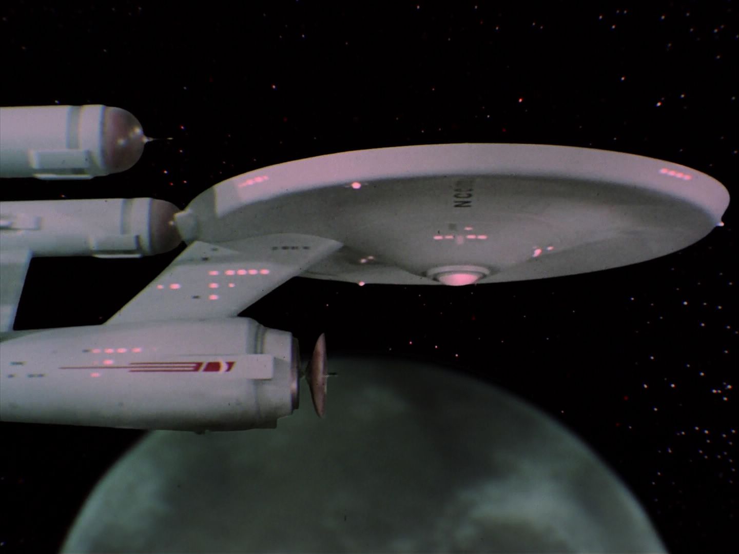 ariane179254_StarTrek_2x07_Catspaw_1735.jpg