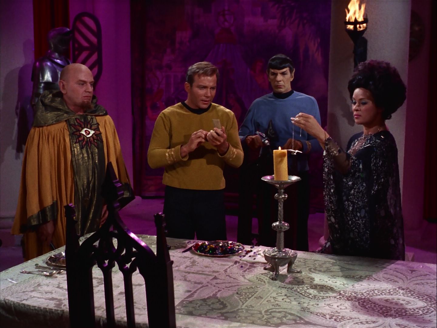 ariane179254_StarTrek_2x07_Catspaw_1797.jpg