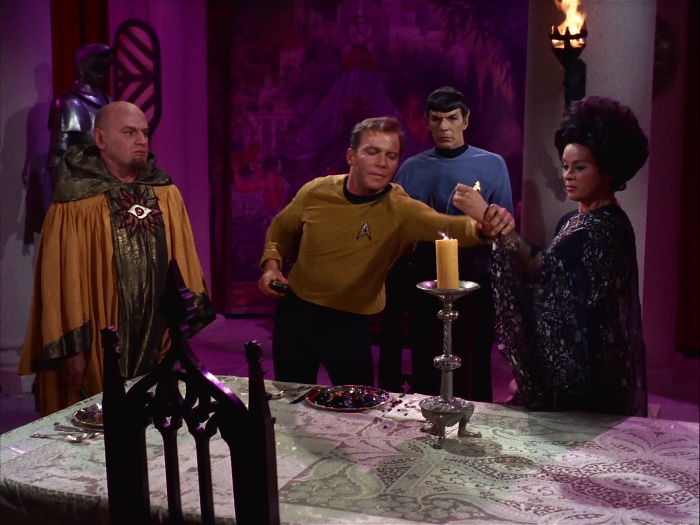ariane179254_StarTrek_2x07_Catspaw_1799.jpg