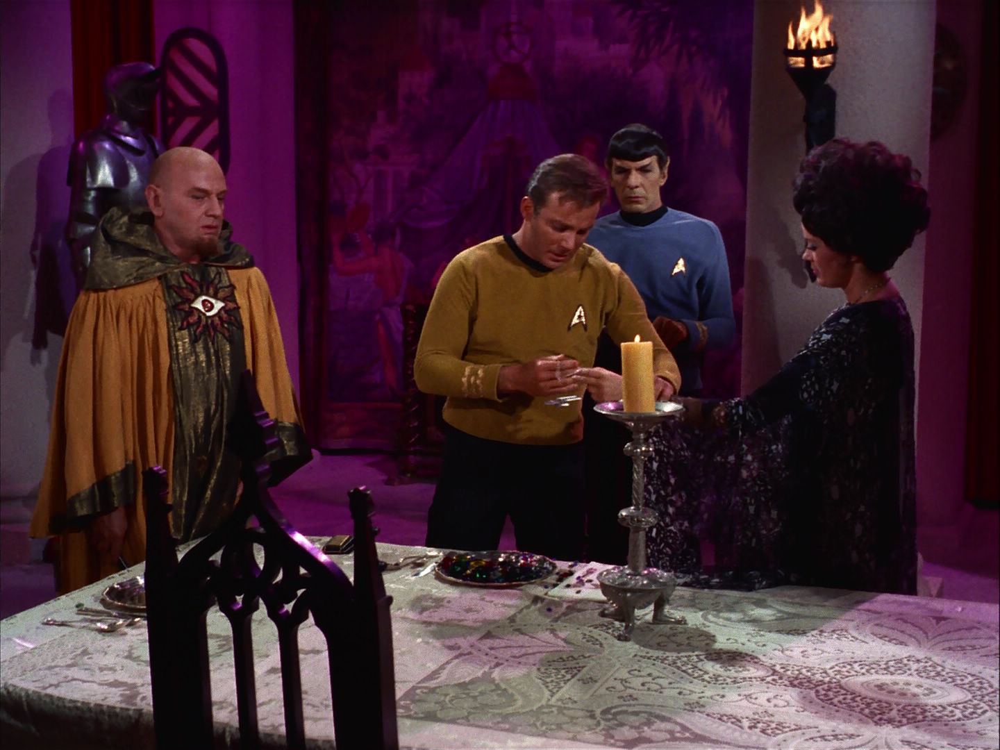 ariane179254_StarTrek_2x07_Catspaw_1803.jpg