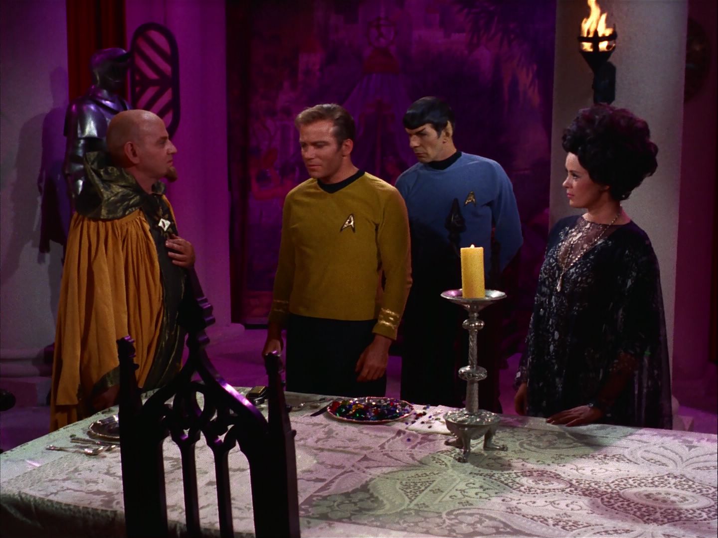 ariane179254_StarTrek_2x07_Catspaw_1853.jpg