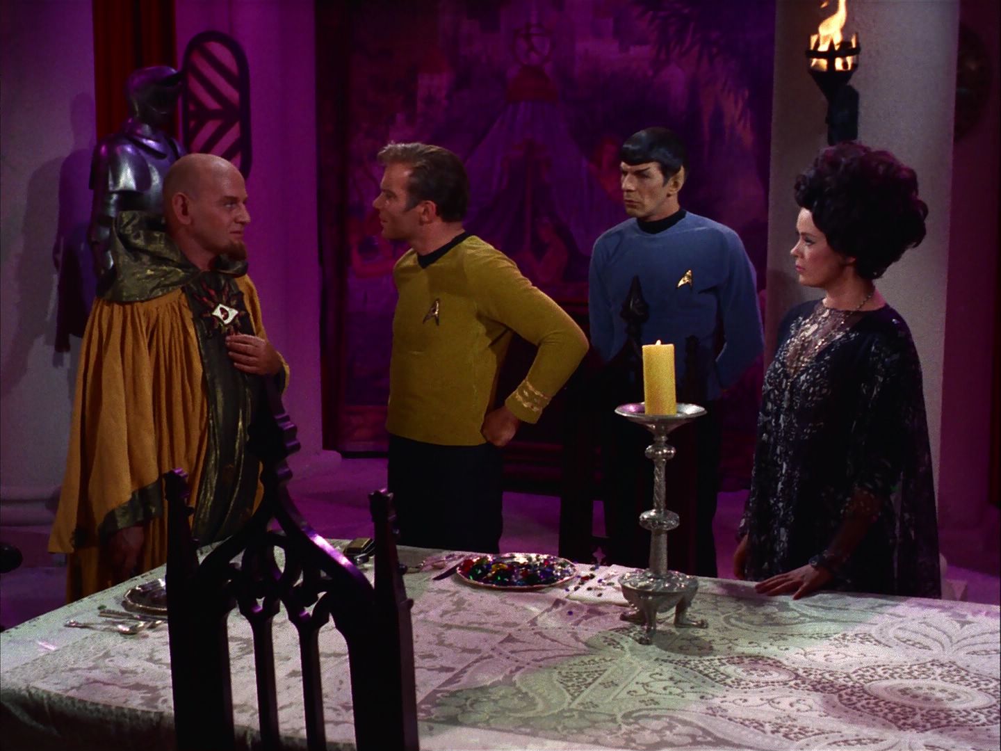 ariane179254_StarTrek_2x07_Catspaw_1875.jpg
