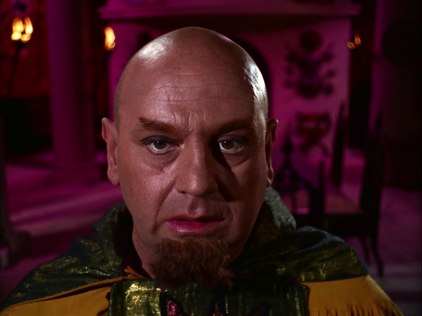 ariane179254_StarTrek_2x07_Catspaw_1879.jpg