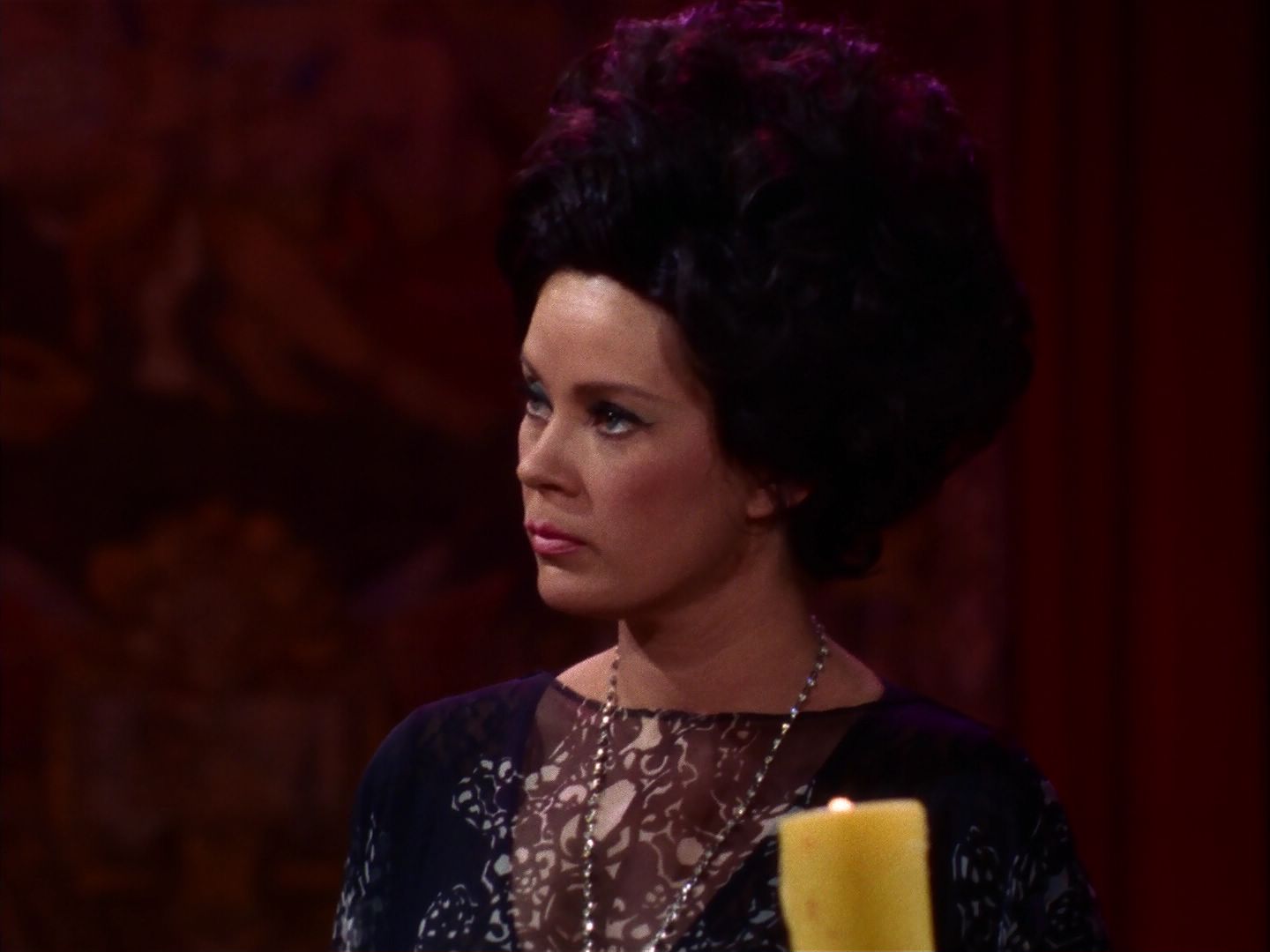 ariane179254_StarTrek_2x07_Catspaw_1881.jpg
