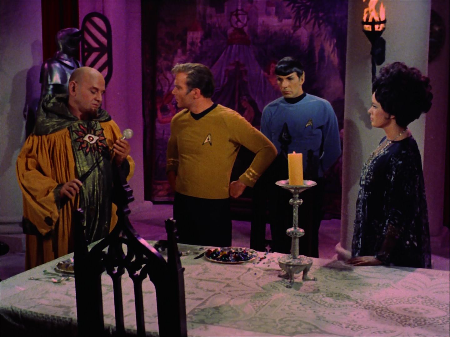 ariane179254_StarTrek_2x07_Catspaw_1909.jpg