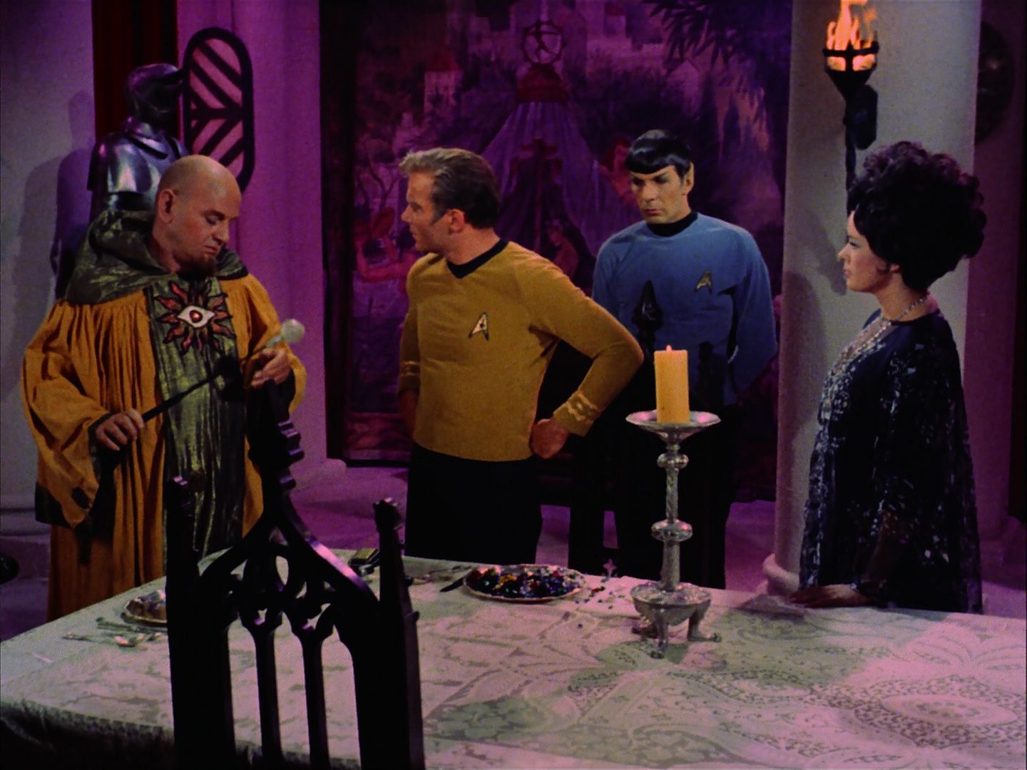 ariane179254_StarTrek_2x07_Catspaw_1910.jpg