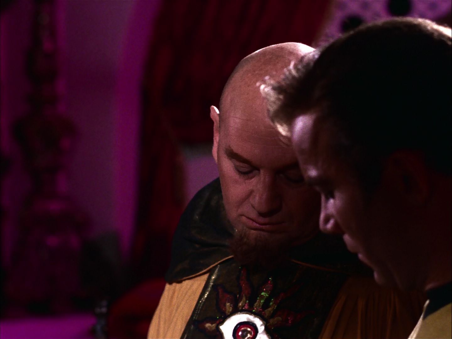 ariane179254_StarTrek_2x07_Catspaw_1914.jpg
