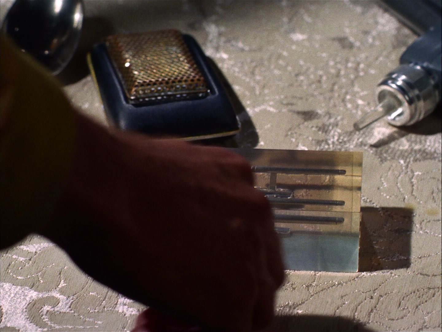 ariane179254_StarTrek_2x07_Catspaw_1917.jpg