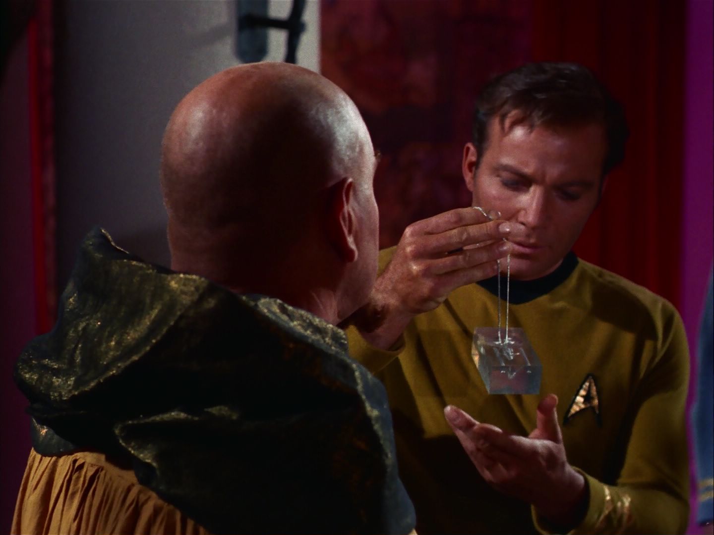 ariane179254_StarTrek_2x07_Catspaw_1925.jpg