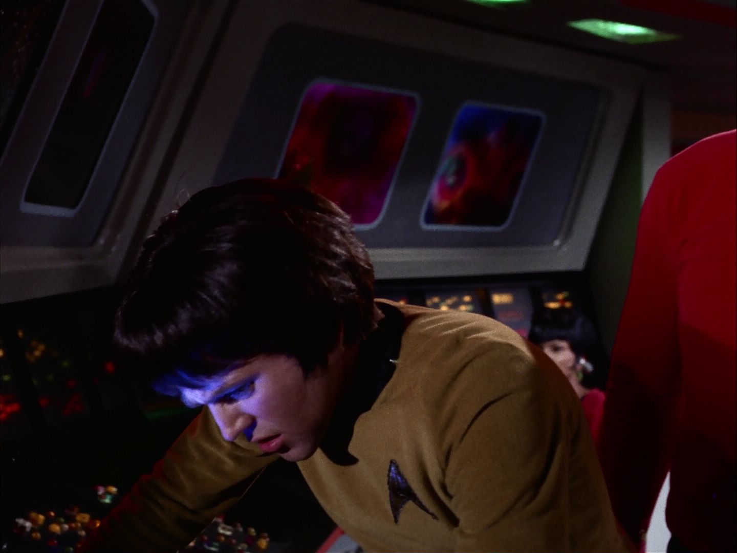 ariane179254_StarTrek_2x07_Catspaw_1948.jpg