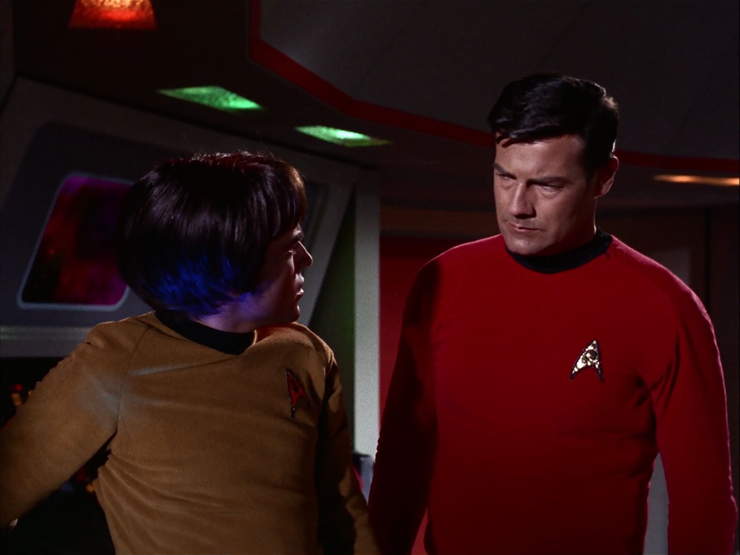 ariane179254_StarTrek_2x07_Catspaw_1952.jpg