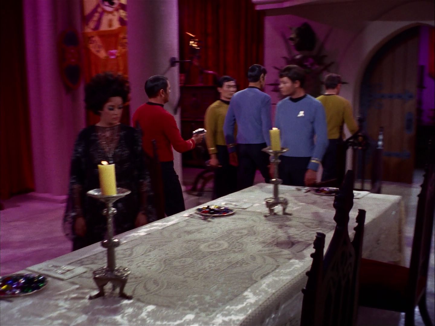 ariane179254_StarTrek_2x07_Catspaw_1990.jpg
