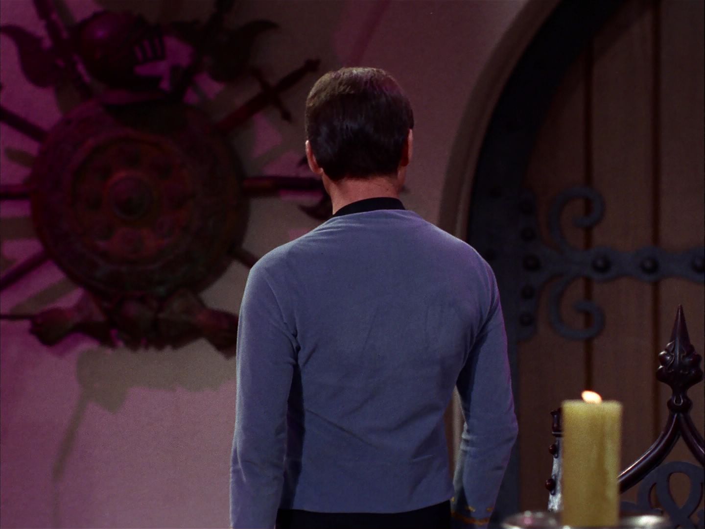 ariane179254_StarTrek_2x07_Catspaw_2012.jpg