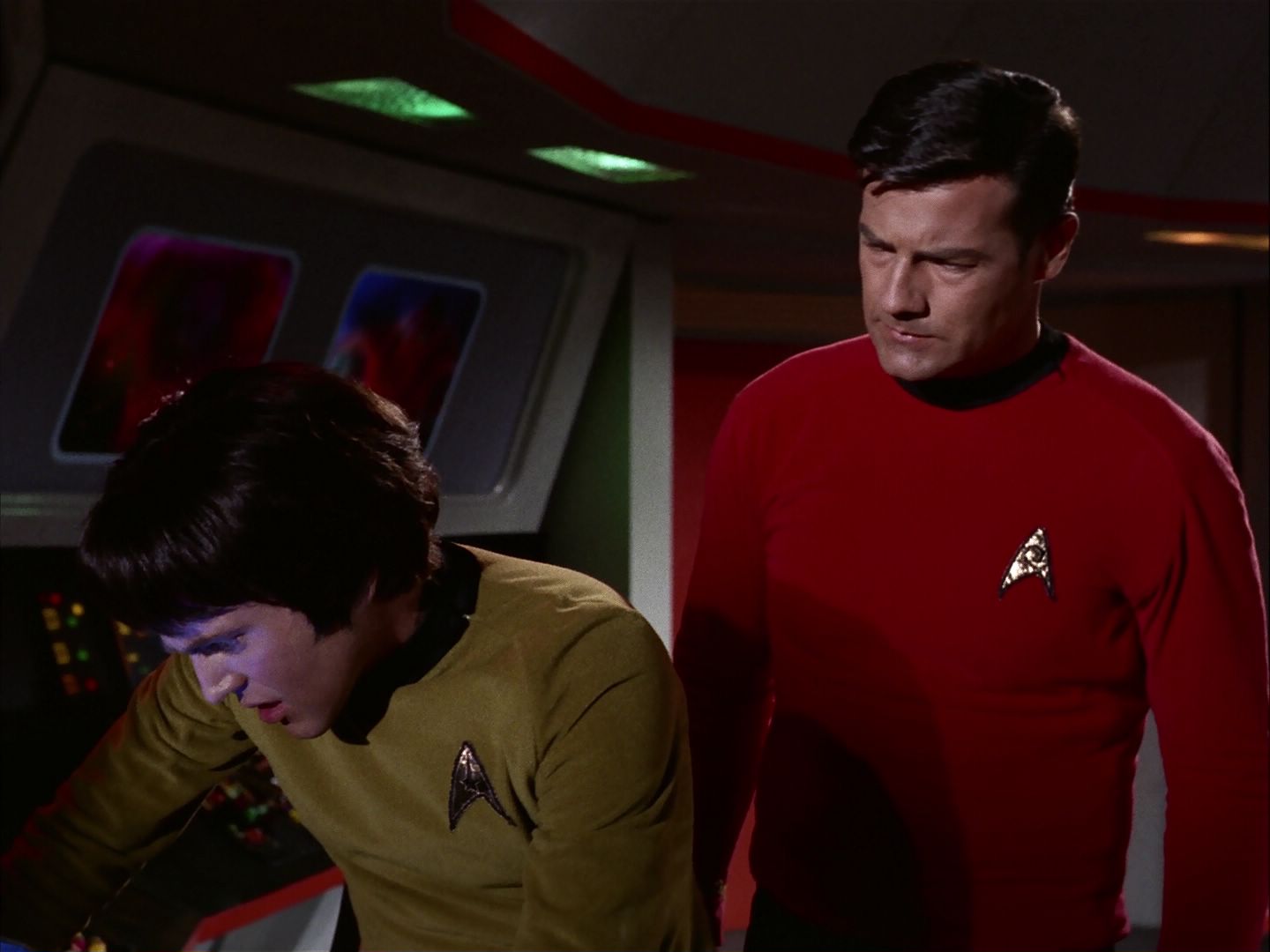 ariane179254_StarTrek_2x07_Catspaw_2023.jpg