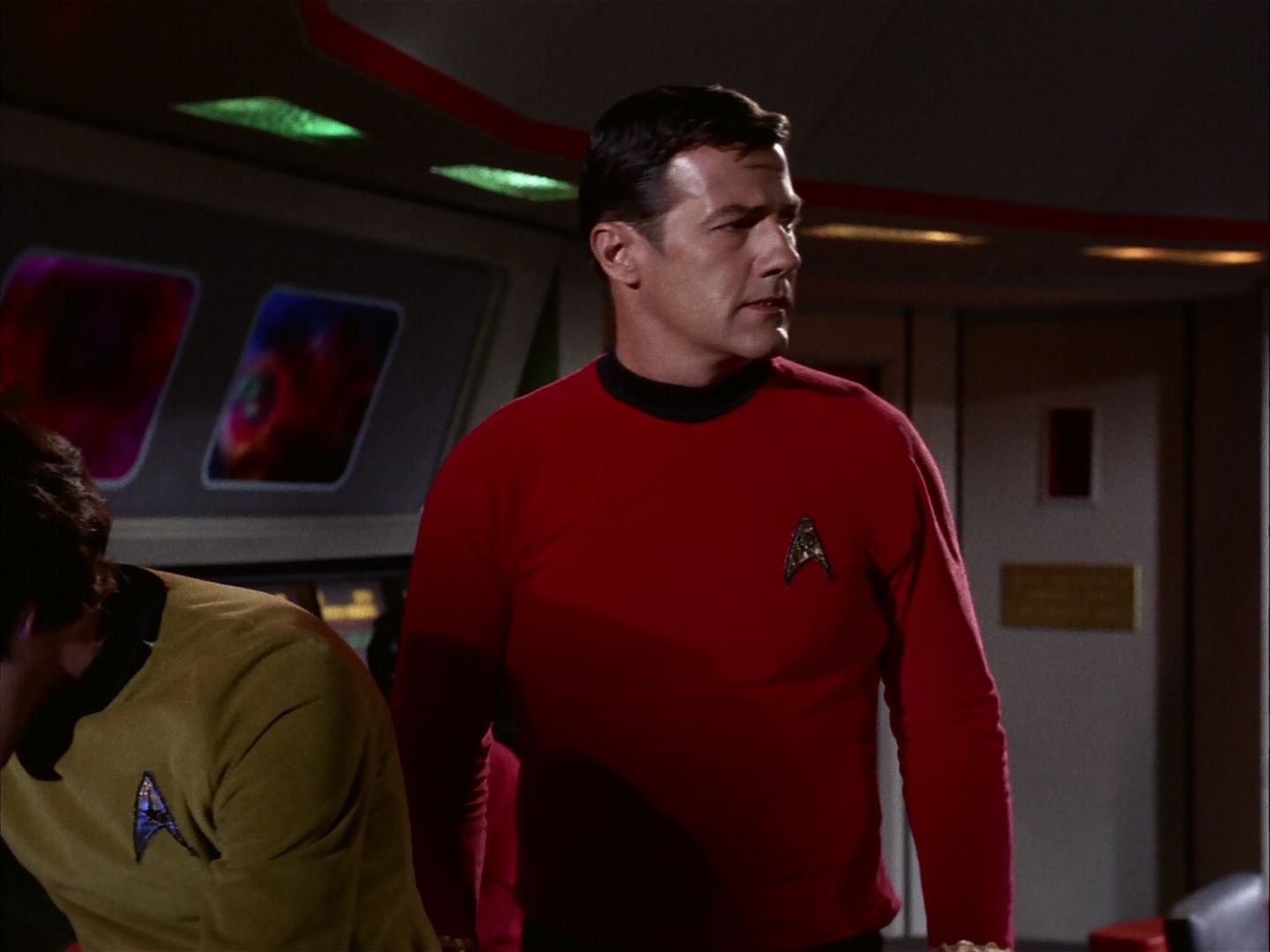 ariane179254_StarTrek_2x07_Catspaw_2027.jpg