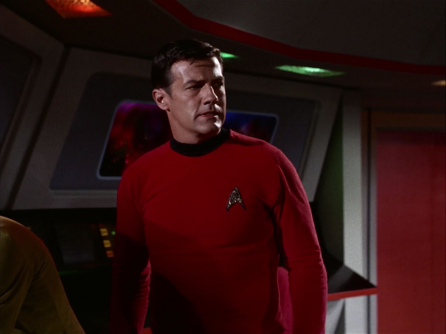ariane179254_StarTrek_2x07_Catspaw_2031.jpg