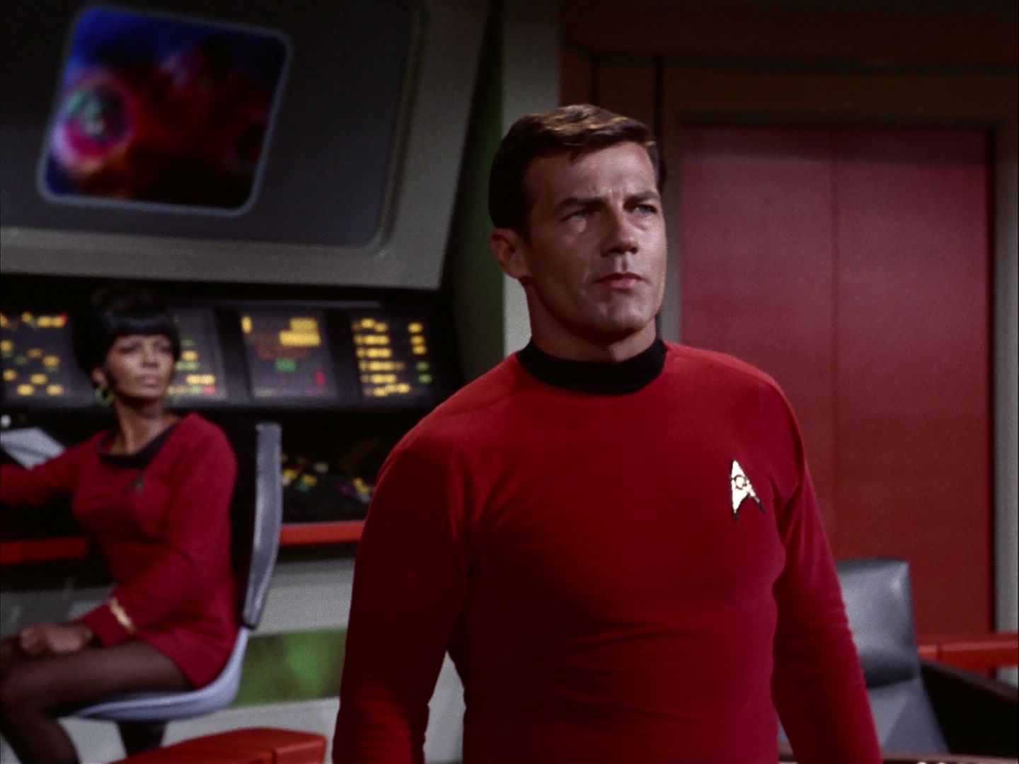 ariane179254_StarTrek_2x07_Catspaw_2052.jpg