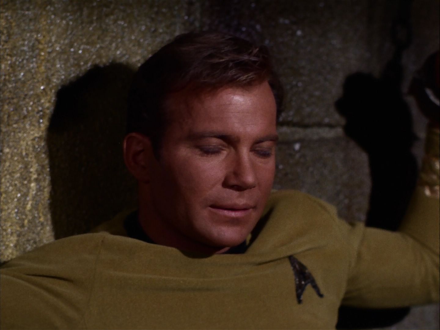 ariane179254_StarTrek_2x07_Catspaw_2069.jpg