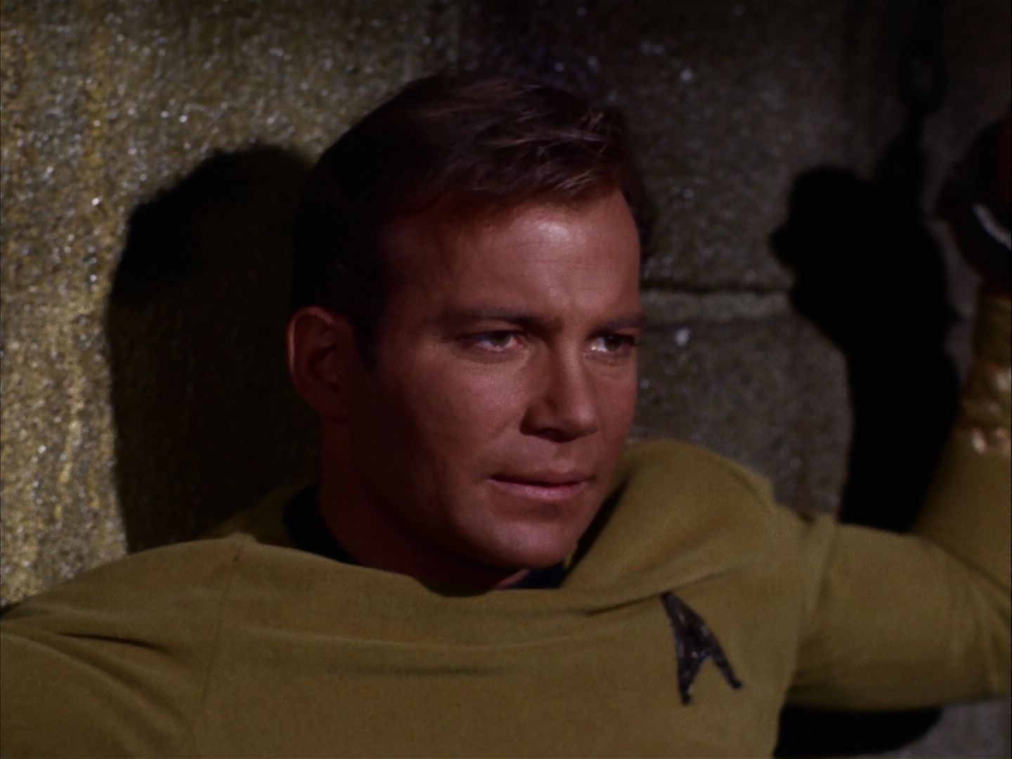 ariane179254_StarTrek_2x07_Catspaw_2070.jpg