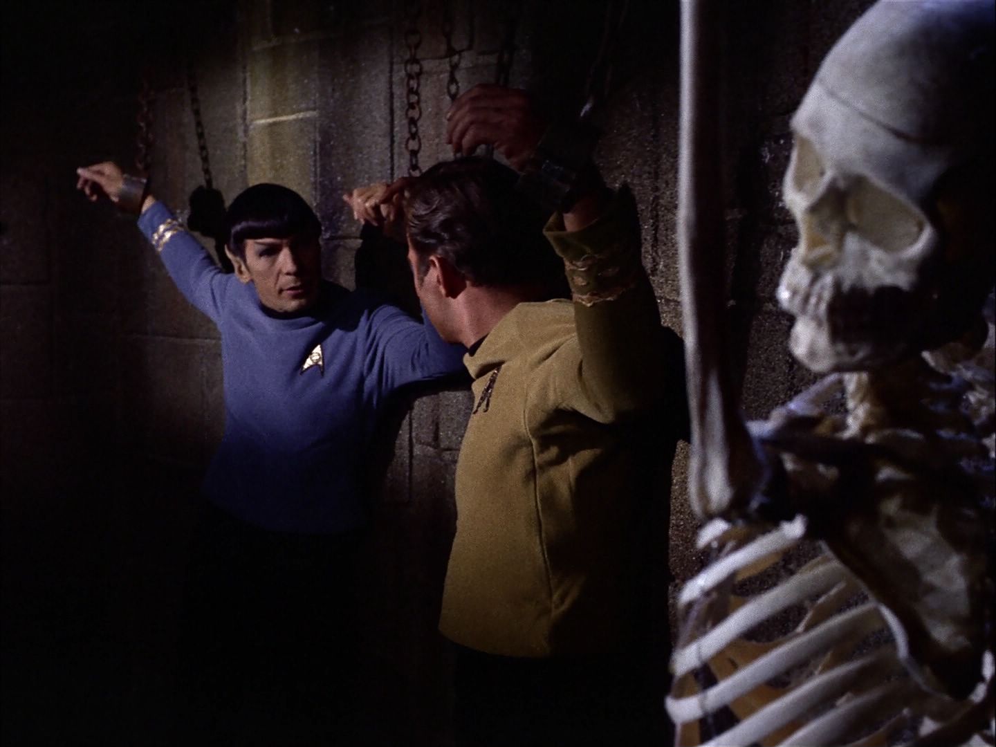 ariane179254_StarTrek_2x07_Catspaw_2108.jpg