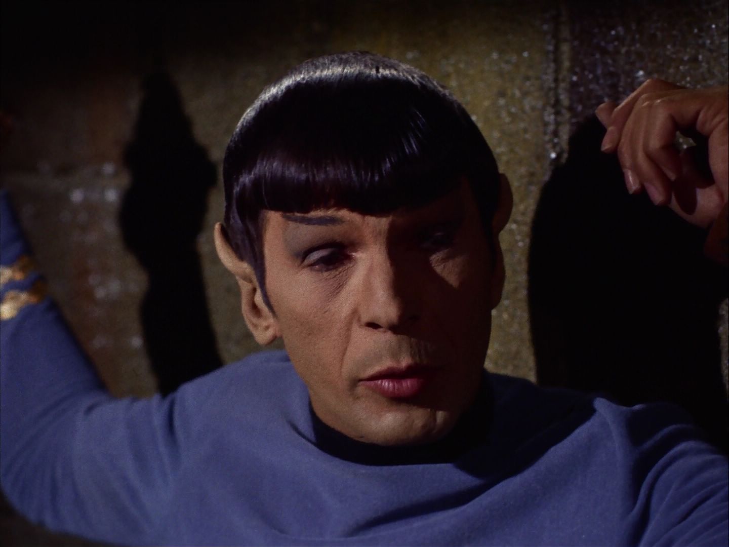 ariane179254_StarTrek_2x07_Catspaw_2130.jpg