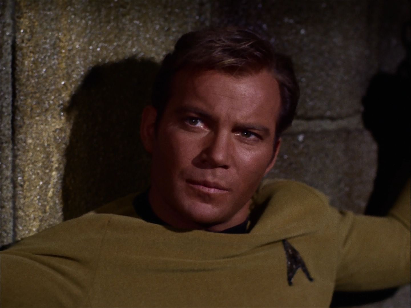 ariane179254_StarTrek_2x07_Catspaw_2132.jpg