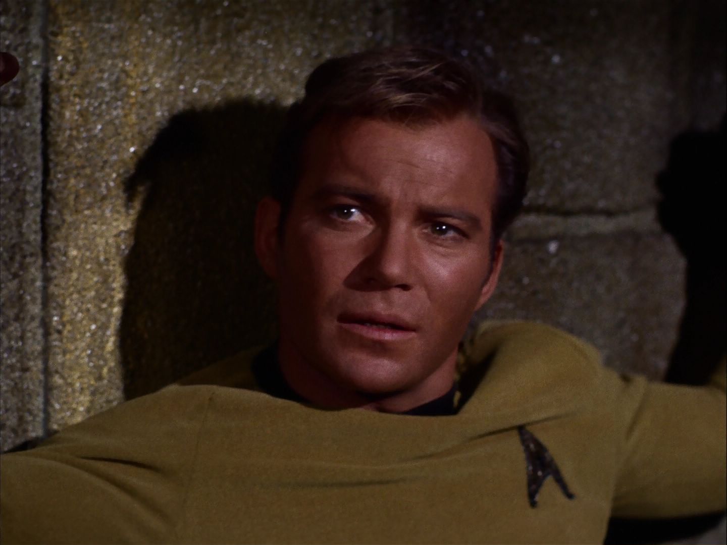 ariane179254_StarTrek_2x07_Catspaw_2138.jpg