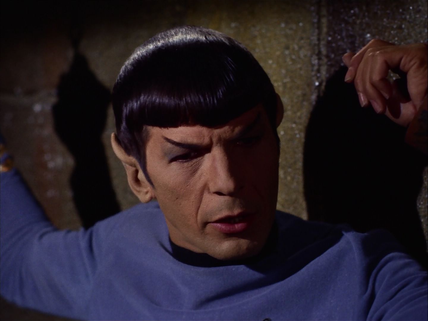 ariane179254_StarTrek_2x07_Catspaw_2140.jpg