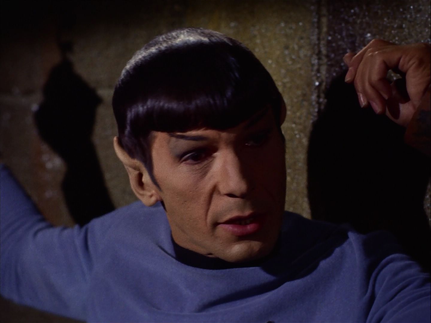 ariane179254_StarTrek_2x07_Catspaw_2142.jpg