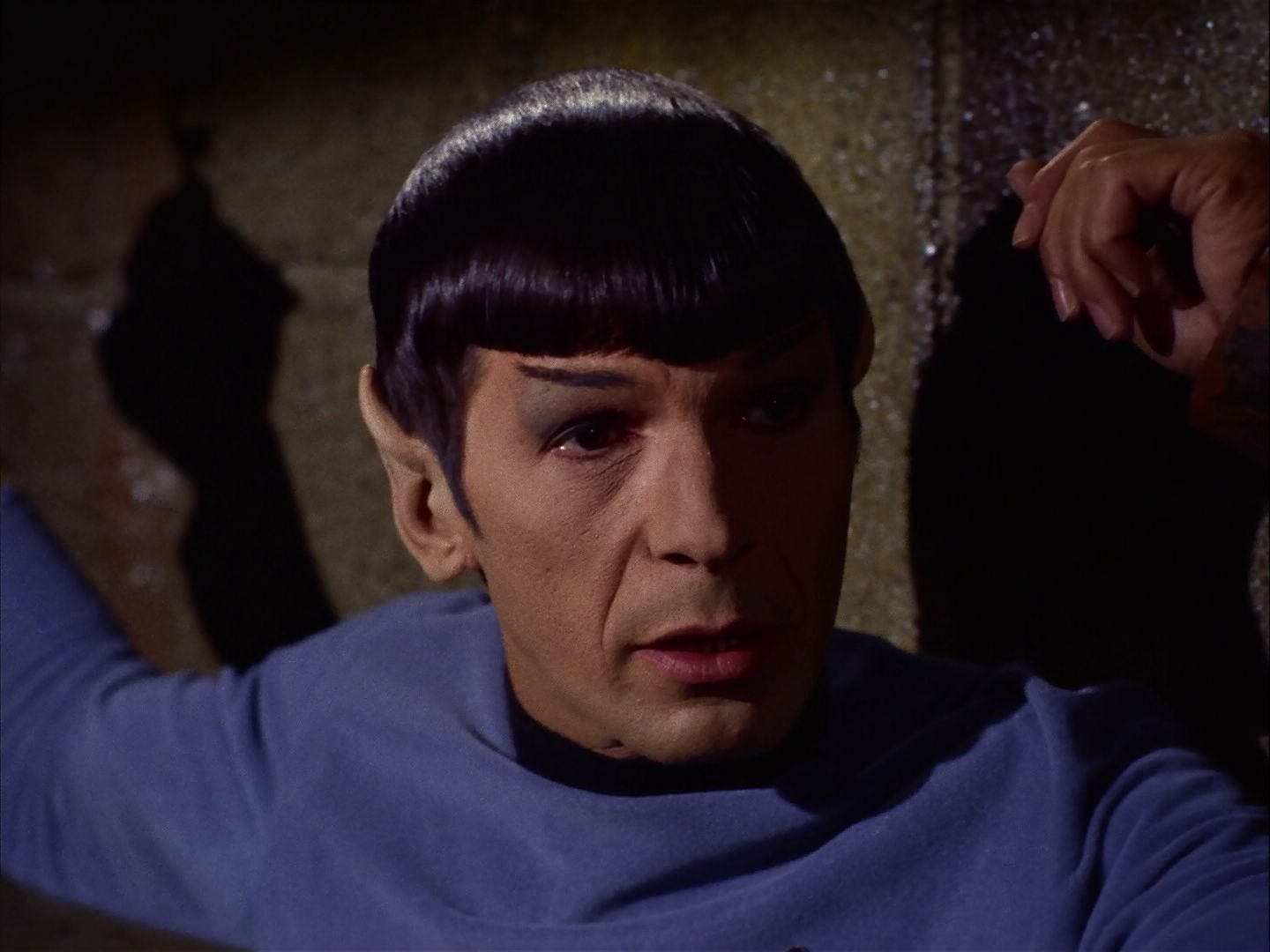 ariane179254_StarTrek_2x07_Catspaw_2144.jpg