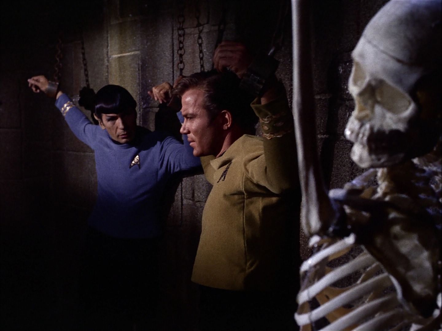 ariane179254_StarTrek_2x07_Catspaw_2149.jpg